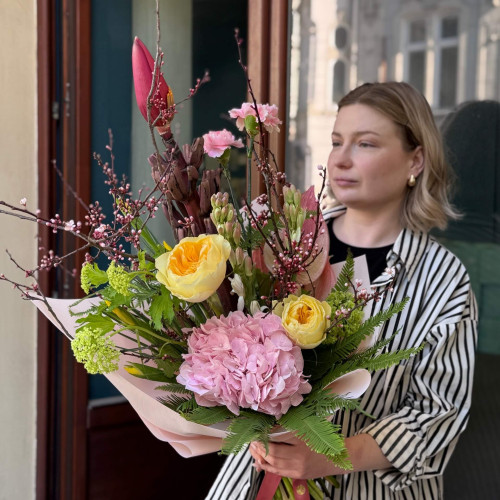 Exotic bouquet with banana flower «Banana Delight»