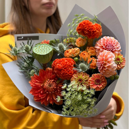 Цікавий букет з екзотичними квітами «Світанок у Ґранд-Каньйоні»