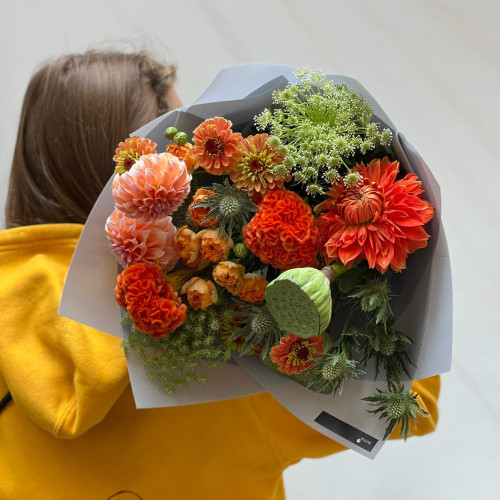 Цікавий букет з екзотичними квітами «Світанок у Ґранд-Каньйоні»