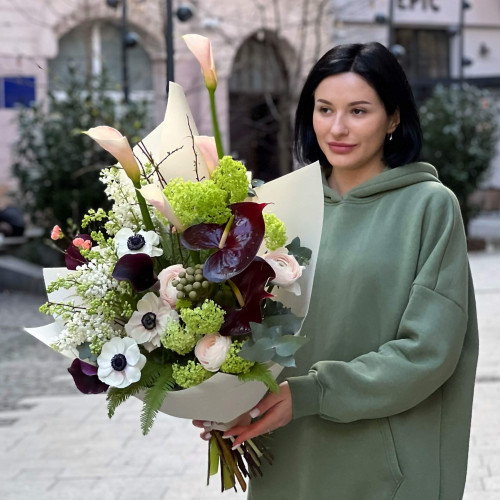 Весняний запашний букет з анемонами та калами «Основний інстинкт»