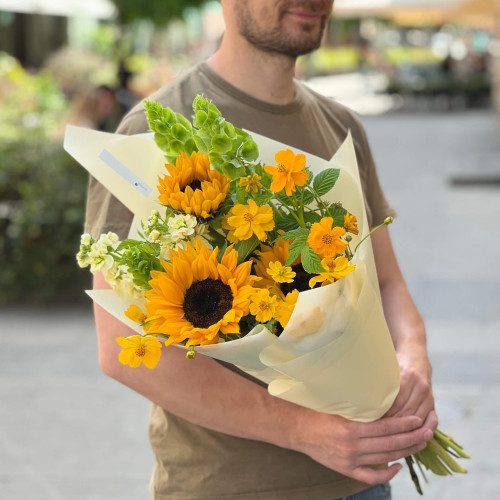 Яскравий польовий букет «Медові краплі»