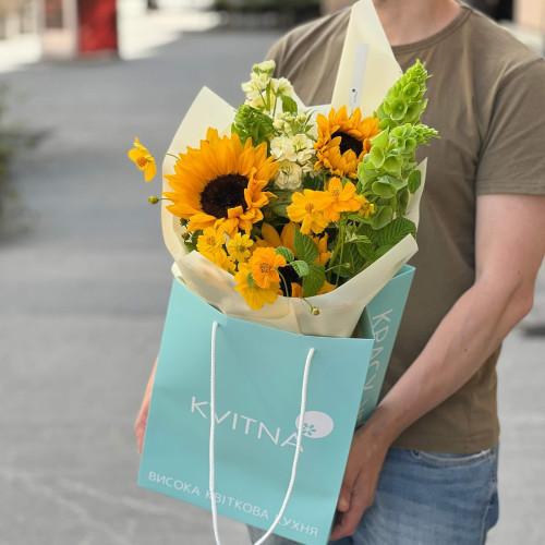 Яскравий польовий букет «Медові краплі»