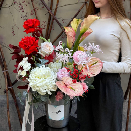 Вишукане квіткове відерце «Квіткові кучері»