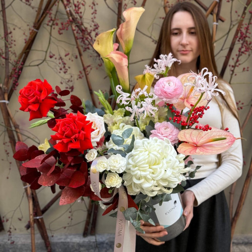 Вишукане квіткове відерце «Квіткові кучері»