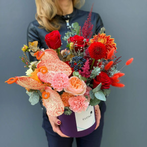 Коробка з квітами «Яскрава енергія»