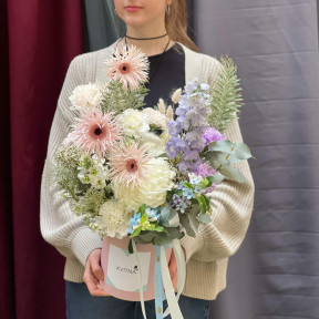 Коробка з квітами «Повітряний танець»