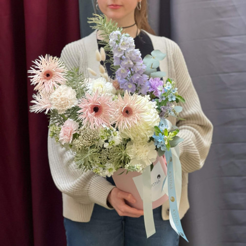 Коробка з квітами «Повітряний танець»