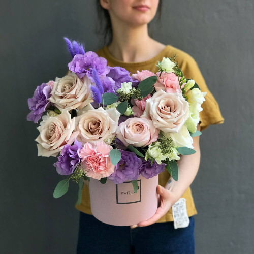 Квіти в коробці «Львівська грація»