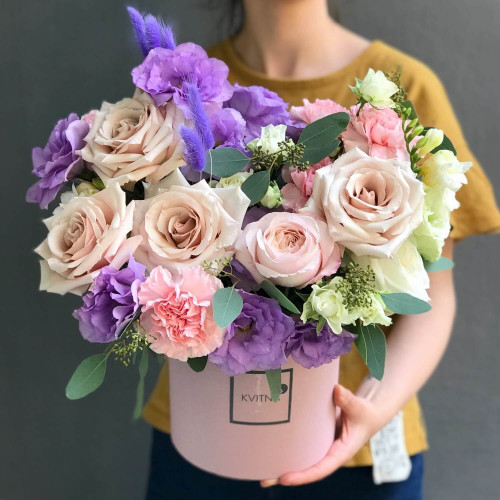 Квіти в коробці «Львівська грація»