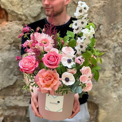 Квіти в коробці «Трояндове тірамісу»