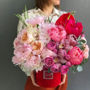 Коробка з квітами «Магія пристрасті»