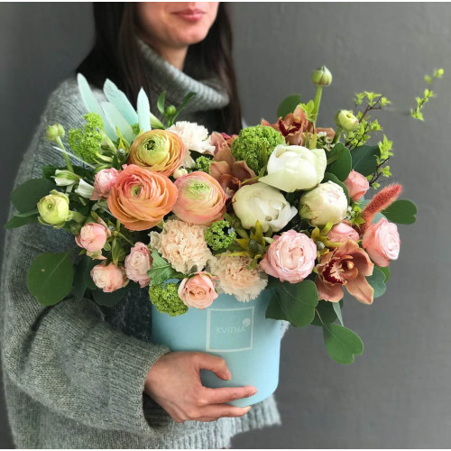 Коробка с цветами «Прикосновение тепла»