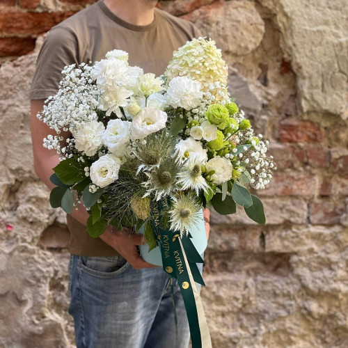 Світла повітряна композиція «Ранкова легкість»