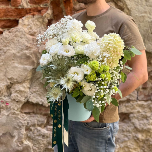 Світла повітряна композиція «Ранкова легкість»