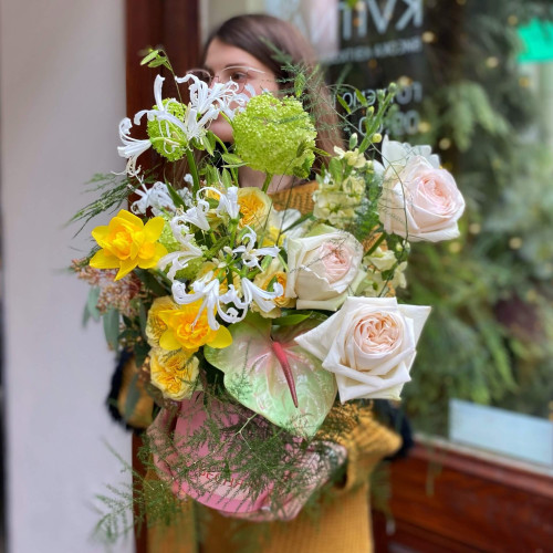 Коробка з квітами «Кохання Сонця»