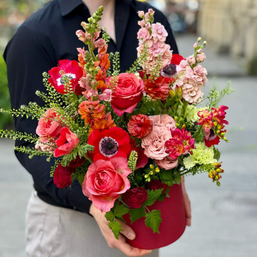 Елегантна композиція в червоних кольорах «Рубінове поле»