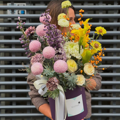 Коробка з квітами «Сяючий космос»