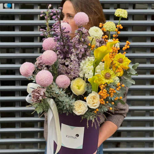 Коробка з квітами «Сяючий космос»