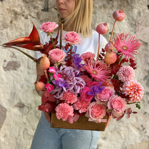Box with flowers «Maidens joy»