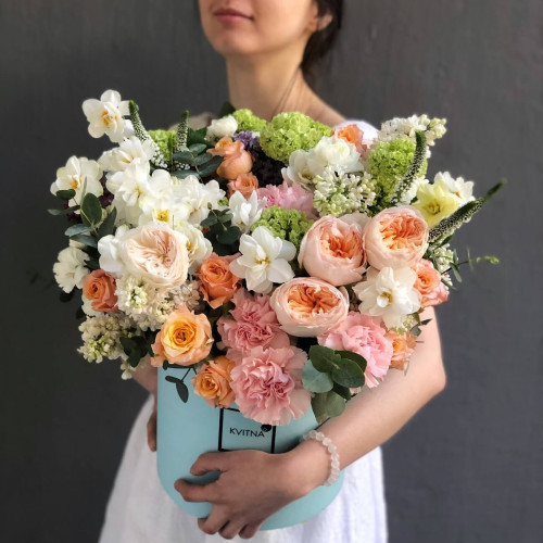 Коробка з квітами «Небесна соната»