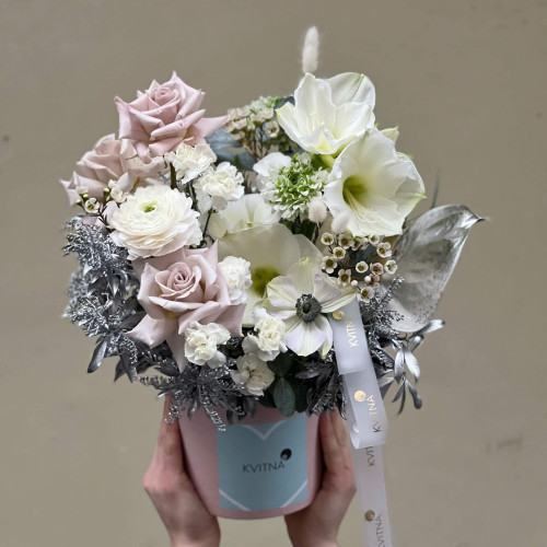 Квіти в коробці «Повітряний пилок»