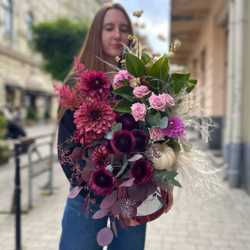 Коробка з квітами «Вересневий зорепад»