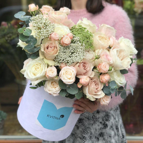 Коробка з квітами «Медова терпкість»