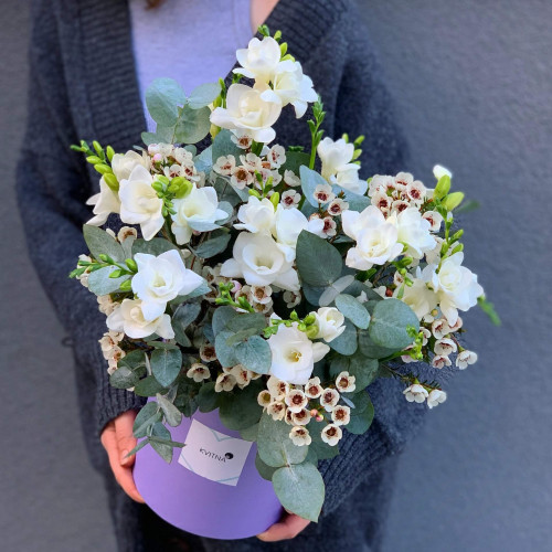 Коробка з квітами «Аромат витонченості»