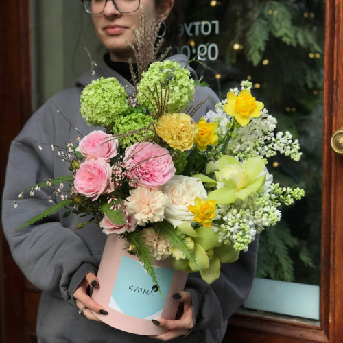 Коробка з квітами «Весняний вітер»