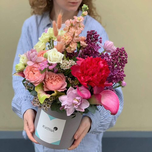 Коробка з квітами «Посміхайся частіше»