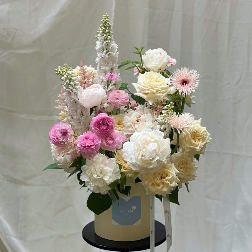 Box with flowers «Dreamy beauty»