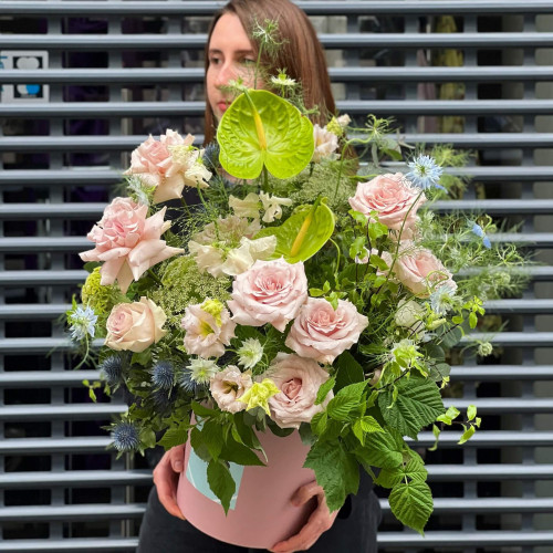 Коробка з квітами «Пісні саду»