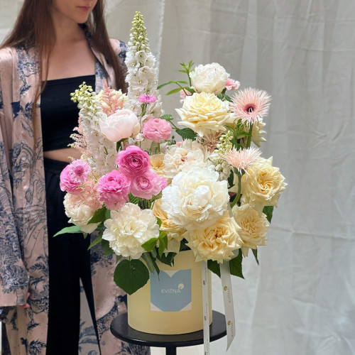 Box with flowers «Dreamy beauty»