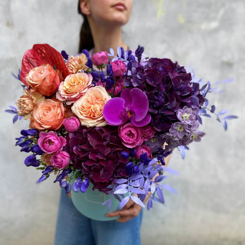 Коробка з квітами «Соковитий турмалін»