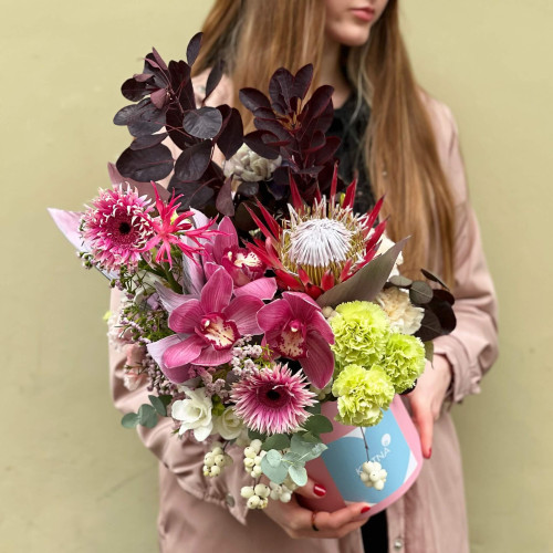 Квіти в коробці «Королівські посиденьки»