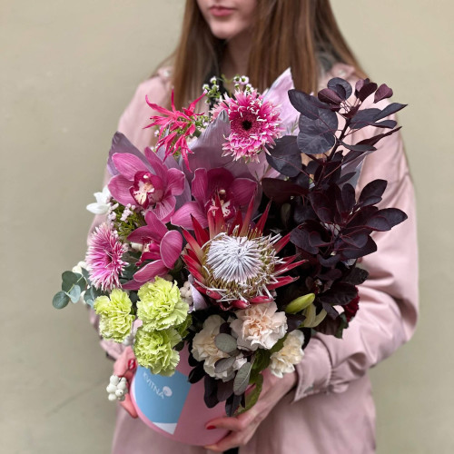 Квіти в коробці «Королівські посиденьки»