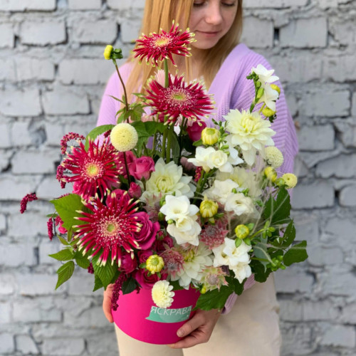 Цветы в коробке «Малиновые птички»