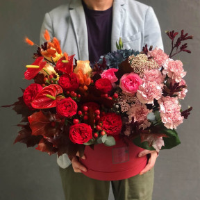 Коробка квітів «Поцілунок осені»