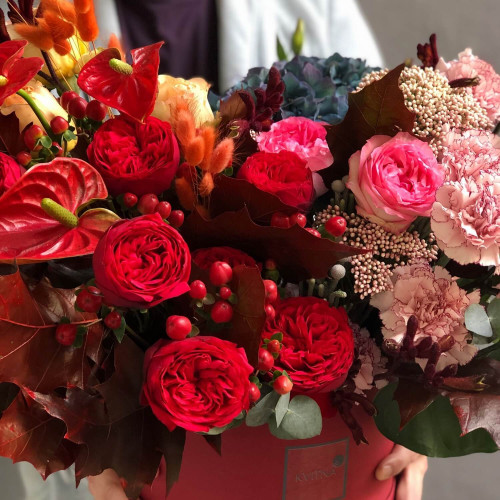 Коробка квітів «Поцілунок осені»