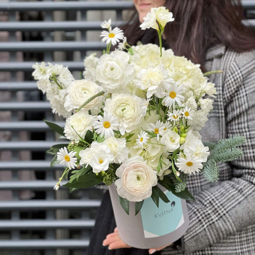 Квіти в коробці «Світлі спогади»