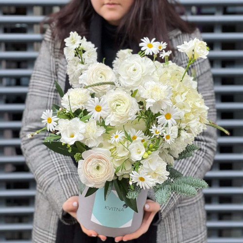 Квіти в коробці «Світлі спогади»