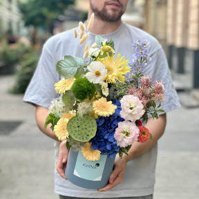 Коробка з квітами «Незламна»