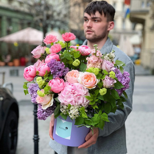 Коробка с цветами «Девичьи мечты»