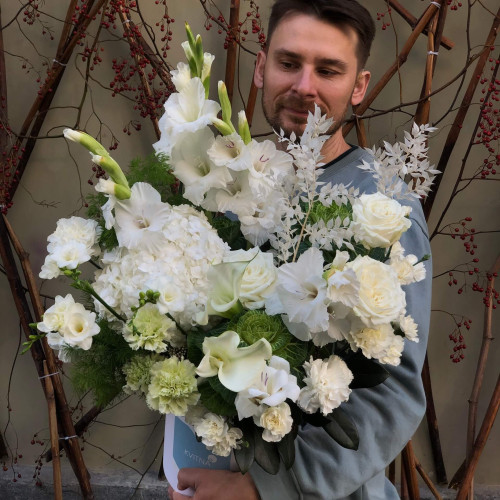 Мереживна світла композиція у коробці «Білий птах»