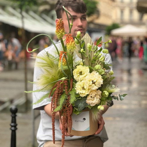 Коробка з квітами «Затишок дачі»