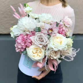 Коробочка з квітами «Мереживний ранок»