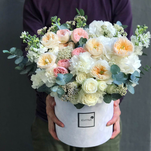 Коробочка с цветами «Зефирка»