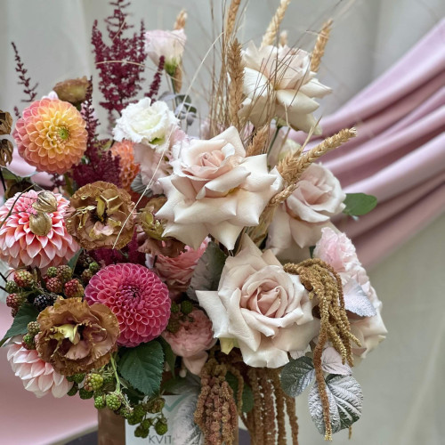 Коробка з квітами «Затишний вітерець»