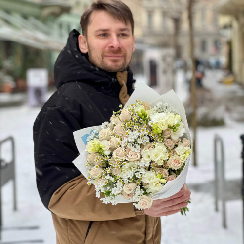 Ароматний букет з фрезією «Запашні квіточки»