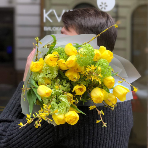 25 сонячних тюльпанів у букеті «Весняний лимонад»